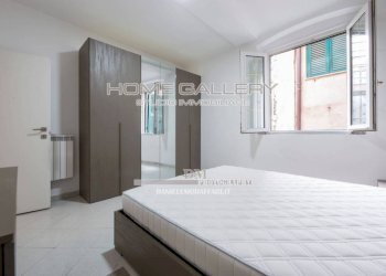 Camera da letto - Bilocale via Antonio Gramsci, Genova (zona Centro Storico) - foto 13