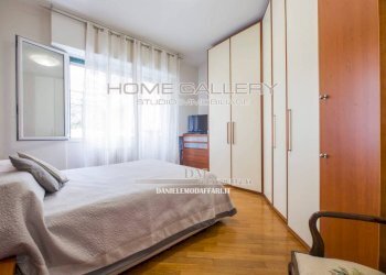 Camera da letto - Quadrilocale via Aurelio Robino, Genova (zona Marassi) - foto 17