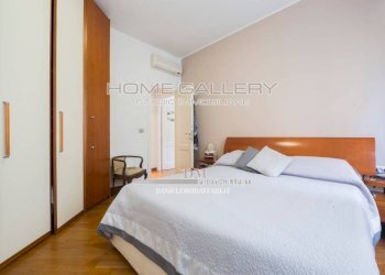 Camera da letto - Quadrilocale via Aurelio Robino, Genova (zona Marassi) - foto 18