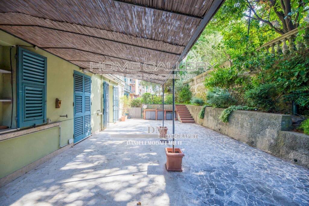 Giardino - Appartamento via Giordano Bruno, Genova (zona Albaro) - foto 2