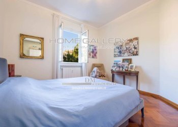 Camera da letto - Appartamento via Giordano Bruno, Genova (zona Albaro) - foto 17
