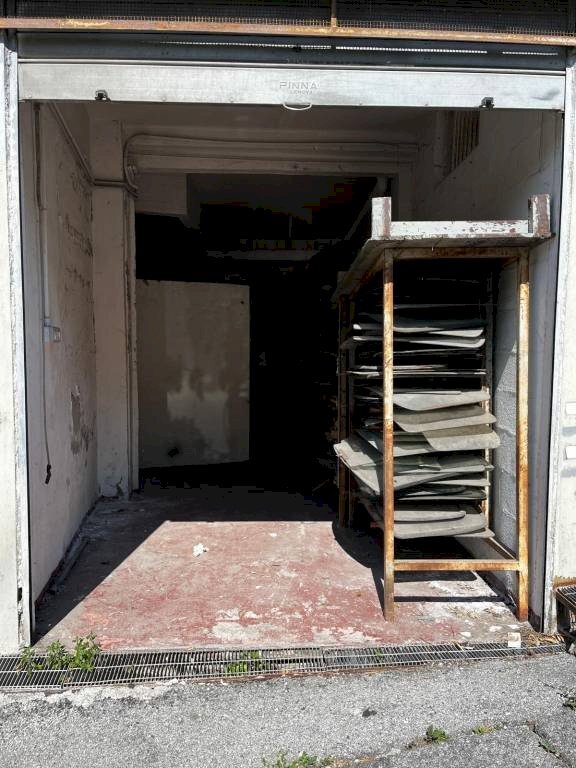 Box auto - Box corso Luigi Andrea Martinetti, 109, Genova (zona Sampierdarena) - foto 1