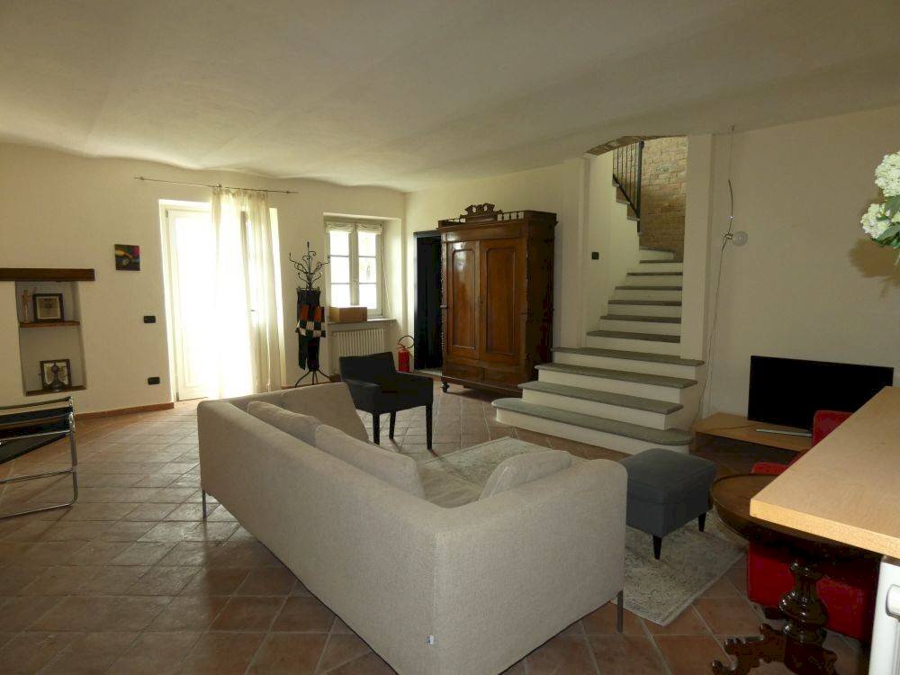 Salone - Villa via Vittorio Emanuele, Castiglione Falletto - photo 1