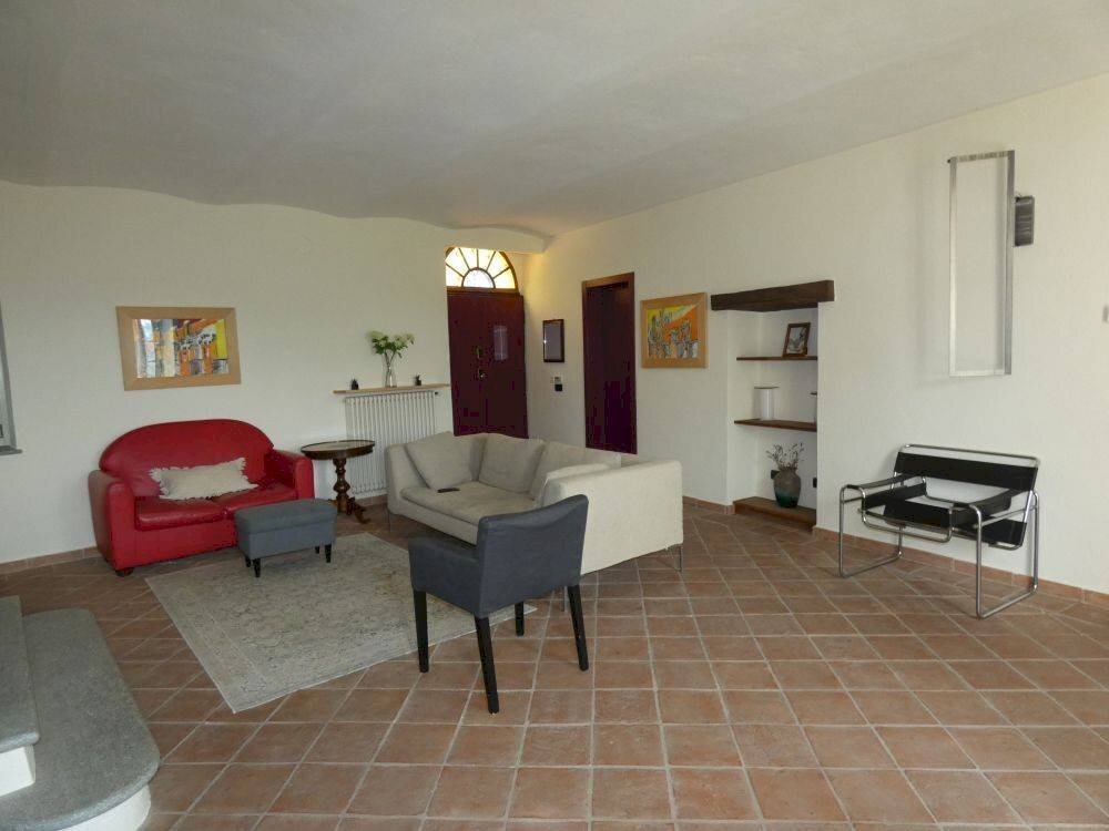 Salone - Villa via Vittorio Emanuele, Castiglione Falletto - photo 2