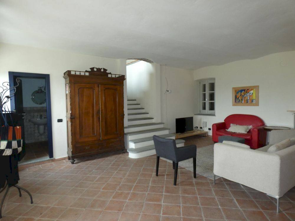Salone - Villa via Vittorio Emanuele, Castiglione Falletto - photo 3