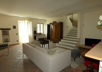 Salone - Villa via Vittorio Emanuele, Castiglione Falletto - photo 1