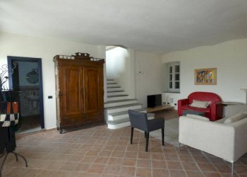 Salone - Villa via Vittorio Emanuele, Castiglione Falletto - photo 3