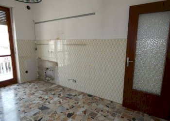 Cucina - Quadrilocale via Mario Viglino, Alba - foto 4