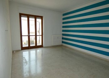 Camera da letto - Quadrilocale via Mario Viglino, Alba - foto 12