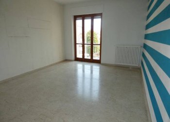 Cucina - Quadrilocale via Mario Viglino, Alba - foto 13