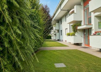 Giardino - Quadrilocale via Rocca de' Baldi, 4, frazione Madonna Delle Grazie, Cuneo - foto 2