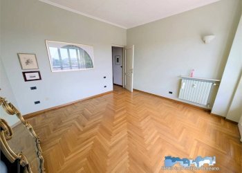 Camera da letto - Appartamento via Aldisio 10, Ivrea - foto 21