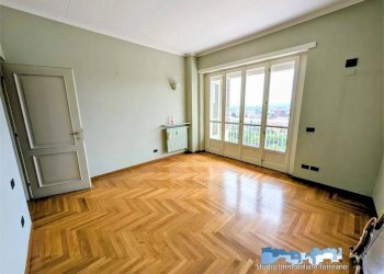 Camera da letto - Appartamento via Aldisio 10, Ivrea - foto 26