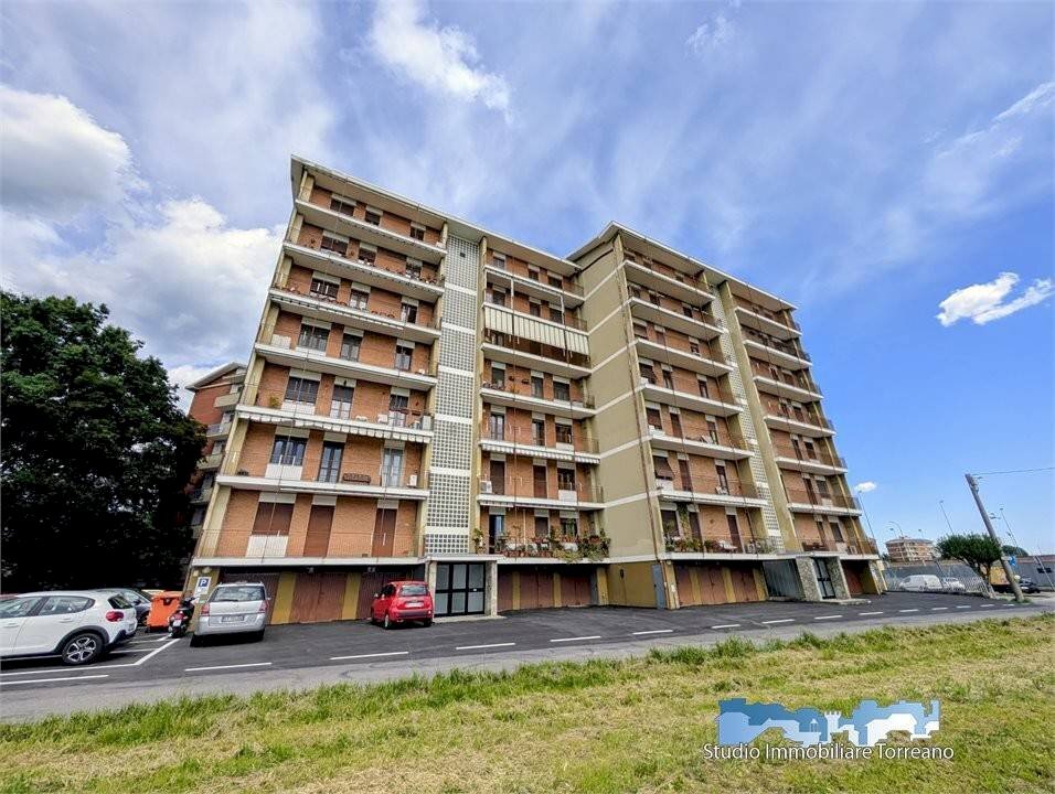 Facciata - Four-room apartment via Dante 4, Cascinette d'Ivrea - photo 1