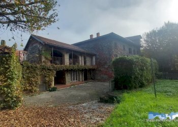 Giardino - Casa indipendente via La Pieve 4, Cortemilia - foto 2
