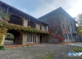 Facciata - Casa indipendente via La Pieve 4, Cortemilia - foto 3