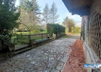 Cortile interno - Casa indipendente via La Pieve 4, Cortemilia - foto 6