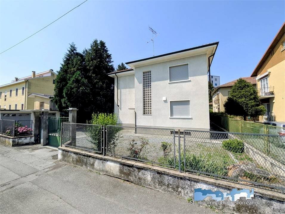 Facciata - Villa via Bertarione 1, Ivrea - foto 2
