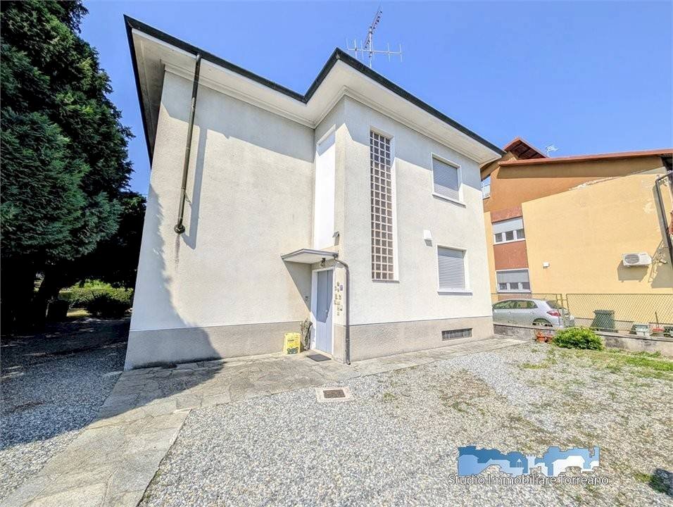 Facciata - Villa via Bertarione 1, Ivrea - foto 3
