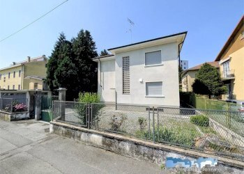 Facciata - Villa via Bertarione 1, Ivrea - foto 2
