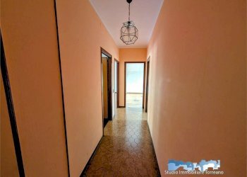Corridoio - Appartamento corso Vercelli 34, Ivrea - foto 12