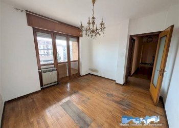 Camera da letto - Appartamento corso Vercelli 34, Ivrea - foto 15