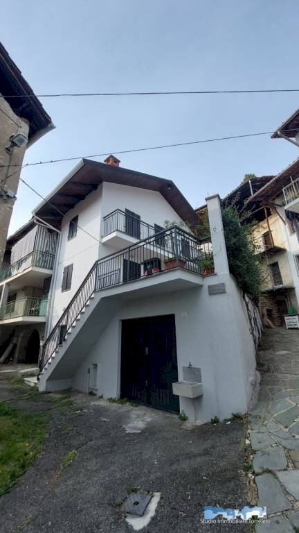 Facciata - Independent house Val di Chy - photo 1