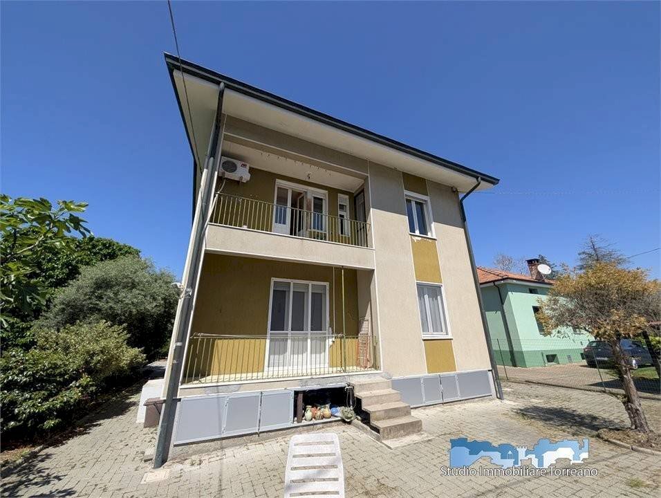 Facciata - Villa via Adamello 8, Ivrea - foto 2