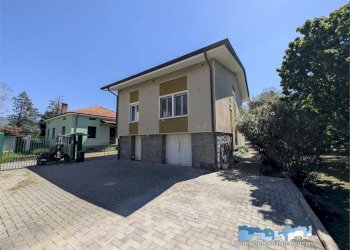 Facciata - Villa via Adamello 8, Ivrea - foto 3