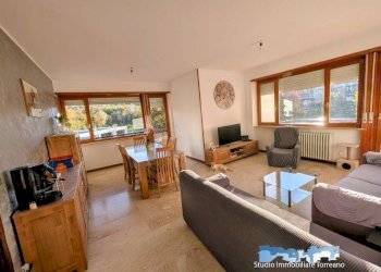 Salone - Four-room apartment via Pavone 10, Banchette - photo 8