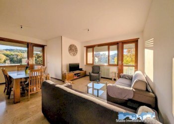 Salone - Four-room apartment via Pavone 10, Banchette - photo 9