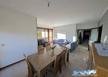 Salone - Four-room apartment via Pavone 10, Banchette - photo 12
