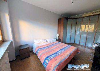 Camera da letto - Four-room apartment via Pavone 10, Banchette - photo 22