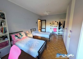 Camera da letto - Four-room apartment via Pavone 10, Banchette - photo 25