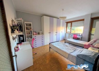 Camera da letto - Four-room apartment via Pavone 10, Banchette - photo 28