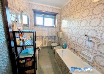 Bagno - Four-room apartment via Pavone 10, Banchette - photo 30