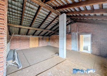 Stanza non arredata - Independent house Rueglio - photo 31