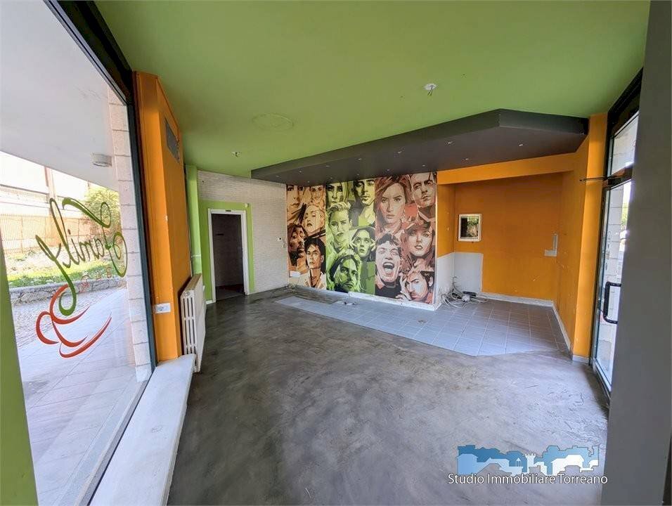 Interno non residenziale - Shop via Circonvallazione 56/F, Ivrea - photo 1