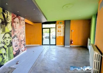 Interno non residenziale - Shop via Circonvallazione 56/F, Ivrea - photo 2