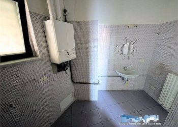 Bagno - Shop via Circonvallazione 56/F, Ivrea - photo 6