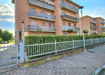 Facciata - Quadrilocale via Anna Magnani, 4, Asti - foto 1