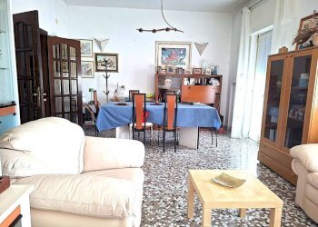 Salone - Quadrilocale via Tenente Francesco De Liguori, 5, Bari - foto 3