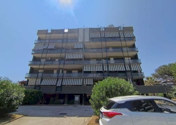 Facciata 1. - Bilocale viale Alessandro Ruspoli, Roma - foto 29