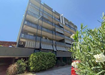 Facciata 2. - Bilocale viale Alessandro Ruspoli, Roma - foto 30
