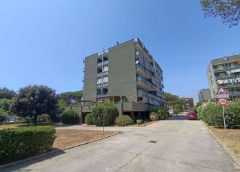 Facciata 3. - Bilocale viale Alessandro Ruspoli, Roma - foto 31