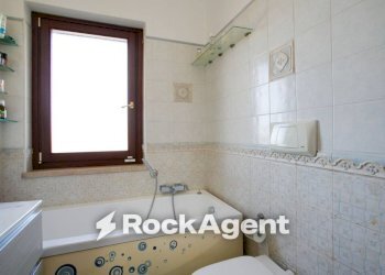 Bagno - Trilocale via Lino Liviabella, 99, Roma - foto 19