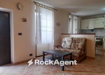 Cucina - Casa indipendente vicolo Santa Maria, 7, Acquapendente - foto 9