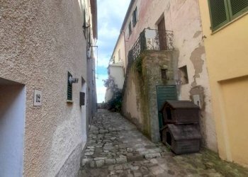Cortile interno - Casa indipendente vicolo Santa Maria, 7, Acquapendente - foto 29