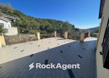 Cortile interno - Villa Località Marino, Andora - foto 2