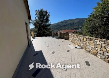 Cortile interno - Villa Località Marino, Andora - foto 22